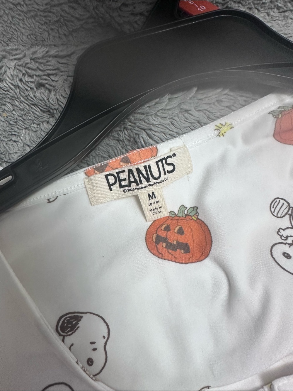 Peanuts women’s White Snoopy & Pumpkin Button-Front Pajama Top - Picture 3 of 4